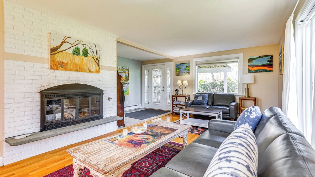 Marshfield Hills House | 3 Mi to Cape Cod Bay: Marshfield Home w/Balcony!