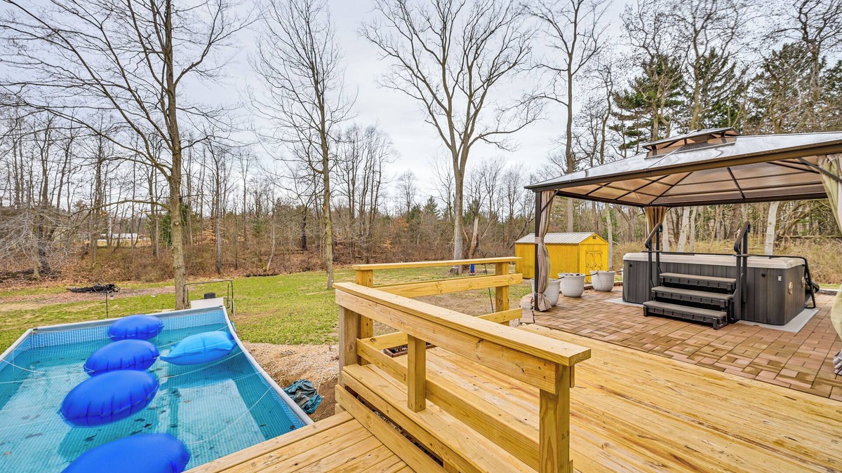 South Haven House | 3 Mi to Dtwn: Family-Friendly Home in South Haven!