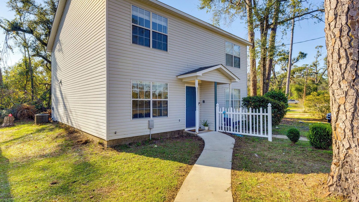 Lake Bradford -Cascade Lake House | 3 Mi to FSU: Townhome w/Patio in Tallahassee!
