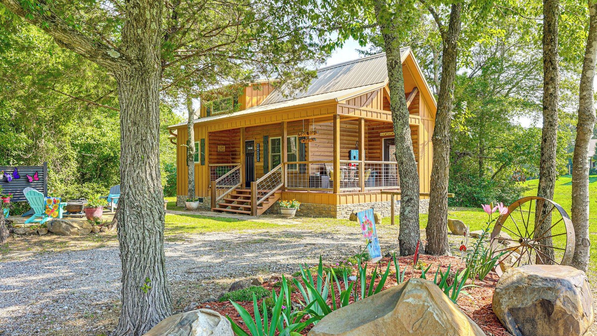 Hot Springs Cottage | 3 Mi to Lake Hamilton: 'tree Top Cabin'