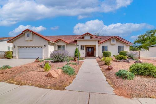 Page House | 3 Mi to Lake Powell Home with Patio and Waterfall