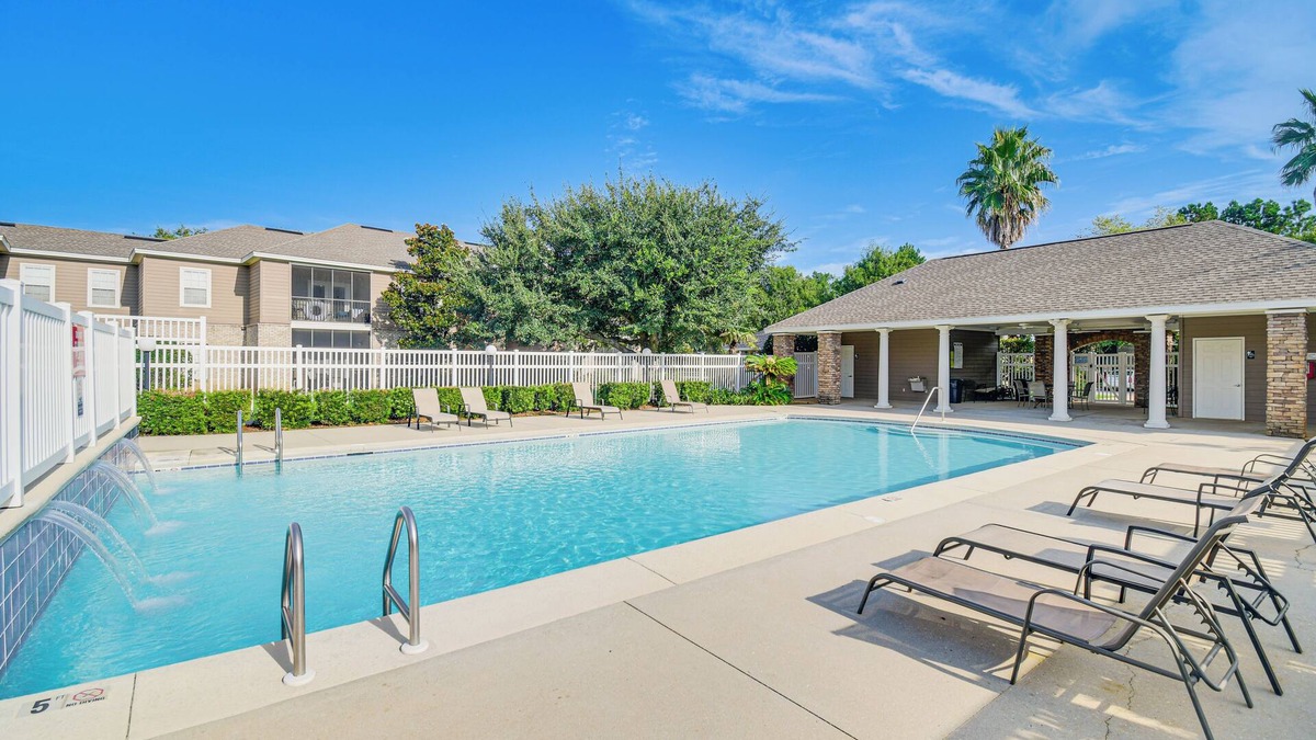 Foley Condo | 3 Mi to OWA: Modern Condo w/Resort Pool!