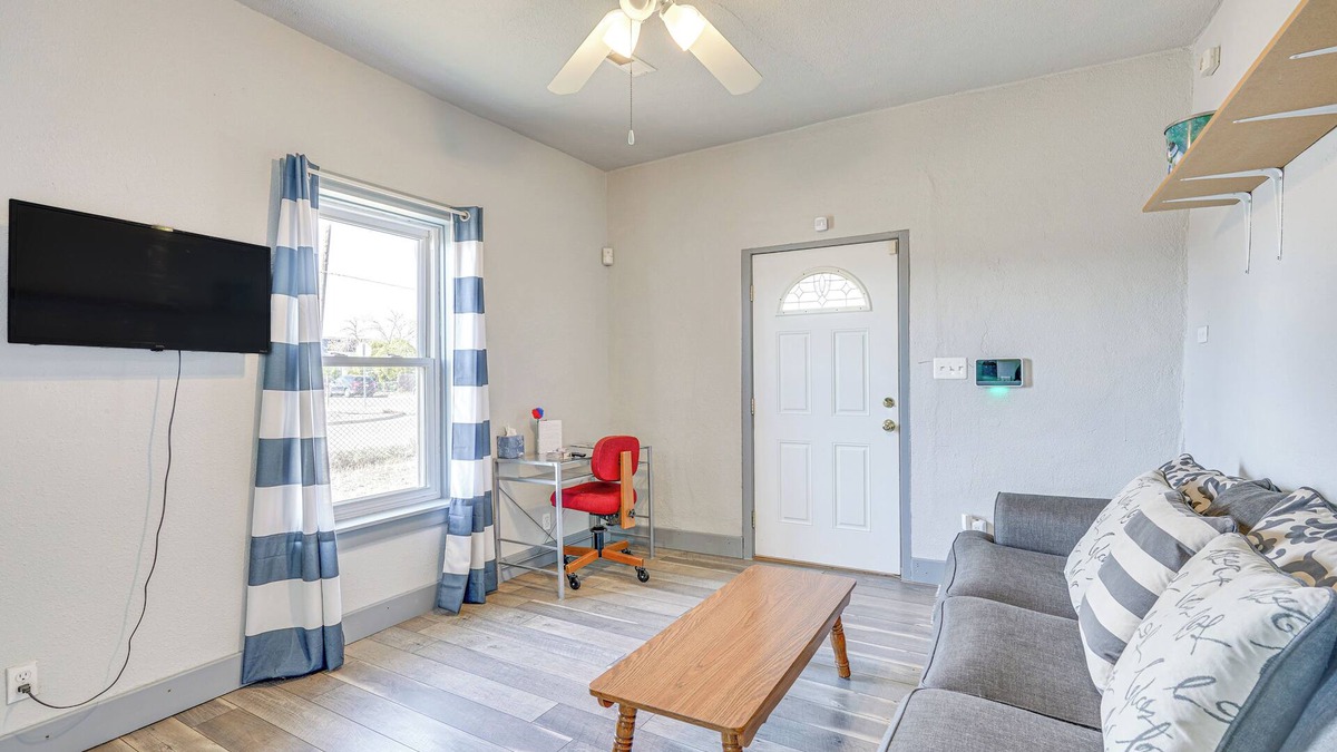 Pueblo House | 3 Mi to Riverwalk: Mountain-View Pueblo Home!