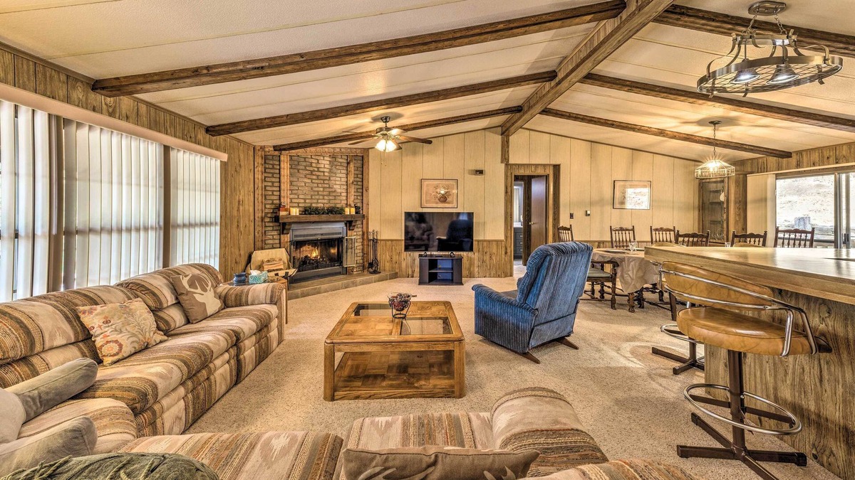 Ruidoso Cottage | 3 Mi to Ruidoso Winter Park: Home w/Fireplace!