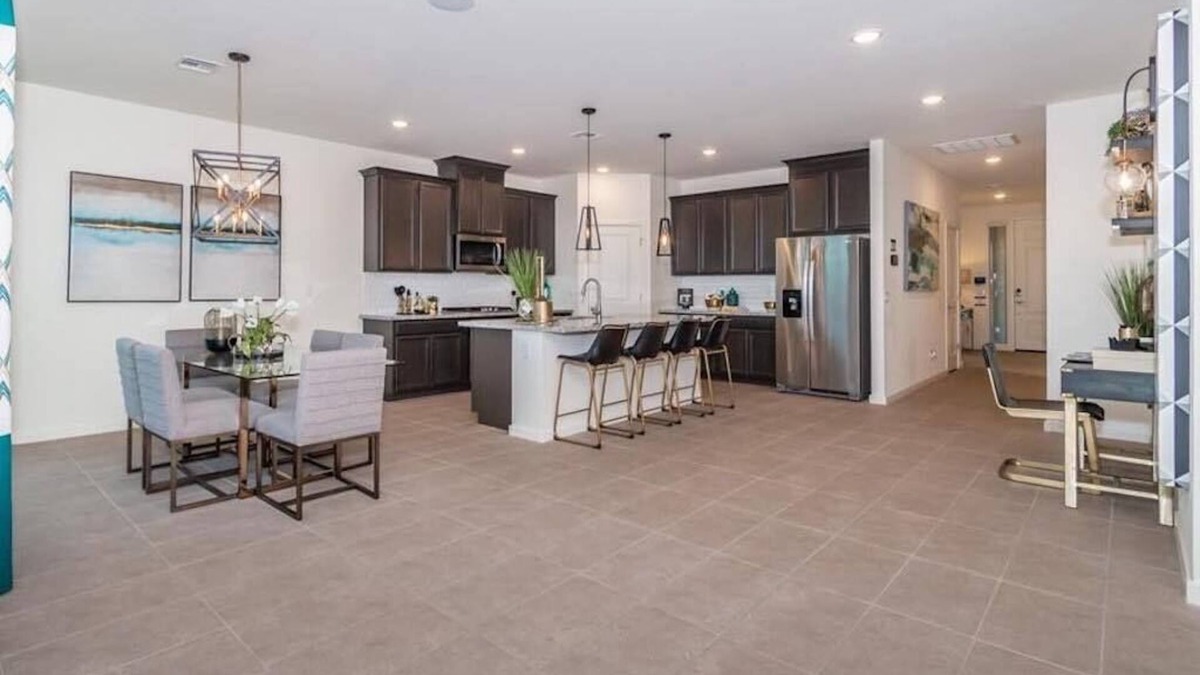 Glendale House | 3 mile from State Farm Stadium