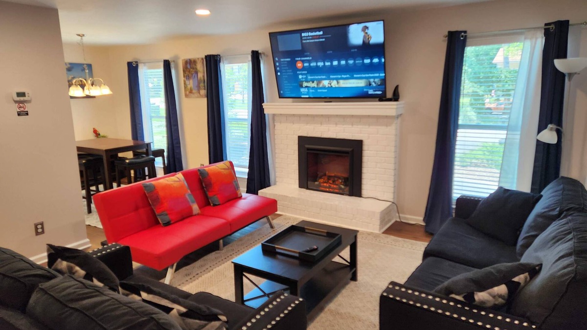Tallahassee Apartment | 3 miles to FSU-Midtown Luxe-Comfy High end beds