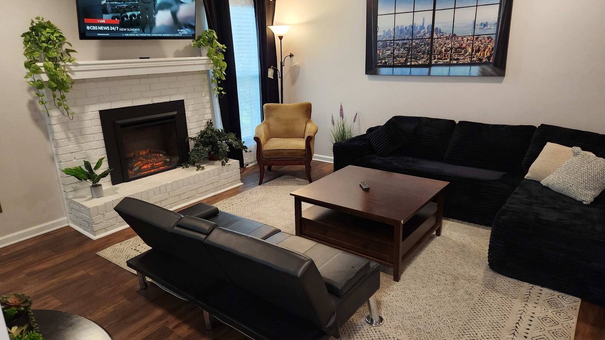Tallahassee Apartment | 3 miles to FSU- Upper Midtown! Meridian Rd Comfy!