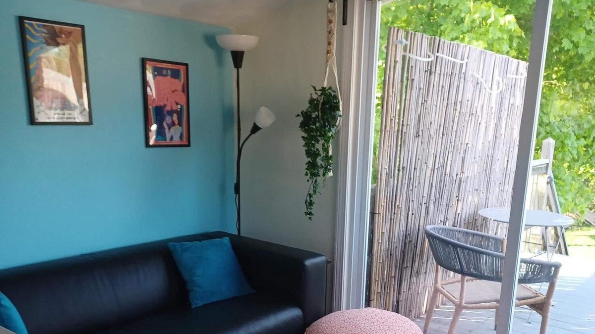 Wakefield-Peacedale Apartment | 3 Miles to Narragansett Beach! Avoid the traffic by staying in Wakefield!