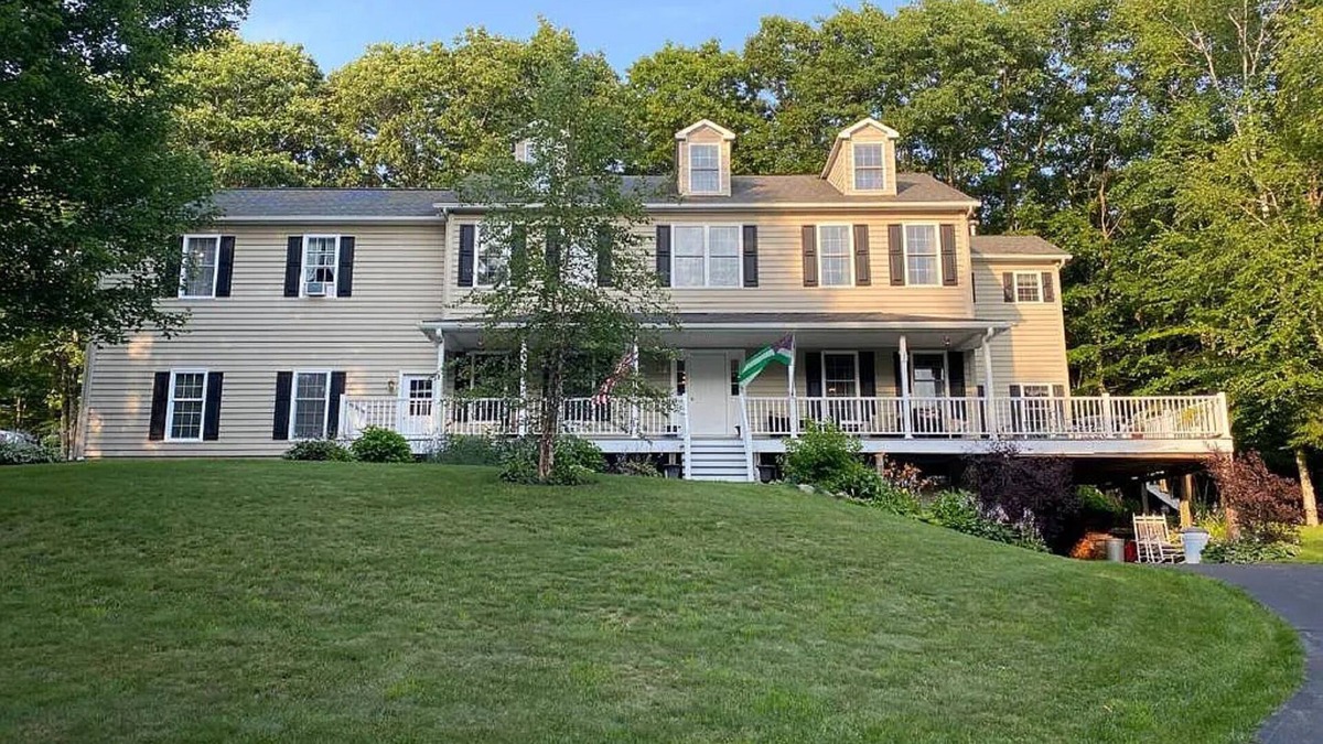 Fly Creek House | 3 min. to Dreams Park, 33 ft. Long Heated Pool, Clean and Updated. Fun & Private