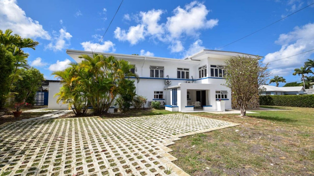 Rockley Apartment | 3 min walk to beach - Bella Figura (5 bed)