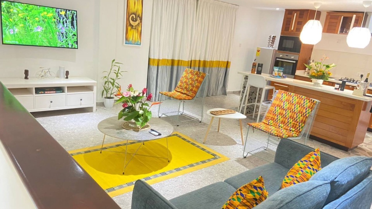 Kumasi Apartment | 3 min walk to restaurants, ATM, Shops, pharmacy, prime area
