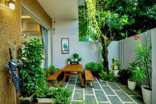 Ngu Hanh Son House | 3-mins ride to My Khe Beach - Tropical house - BBQ & Garden