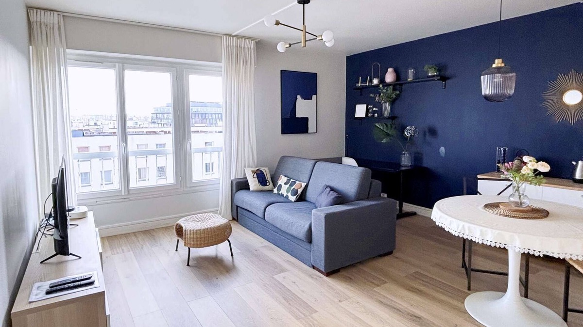 Vanves Apartment | 3 minutes from metro, sleeps 2, and parking at Porte de Versailles 3 stars