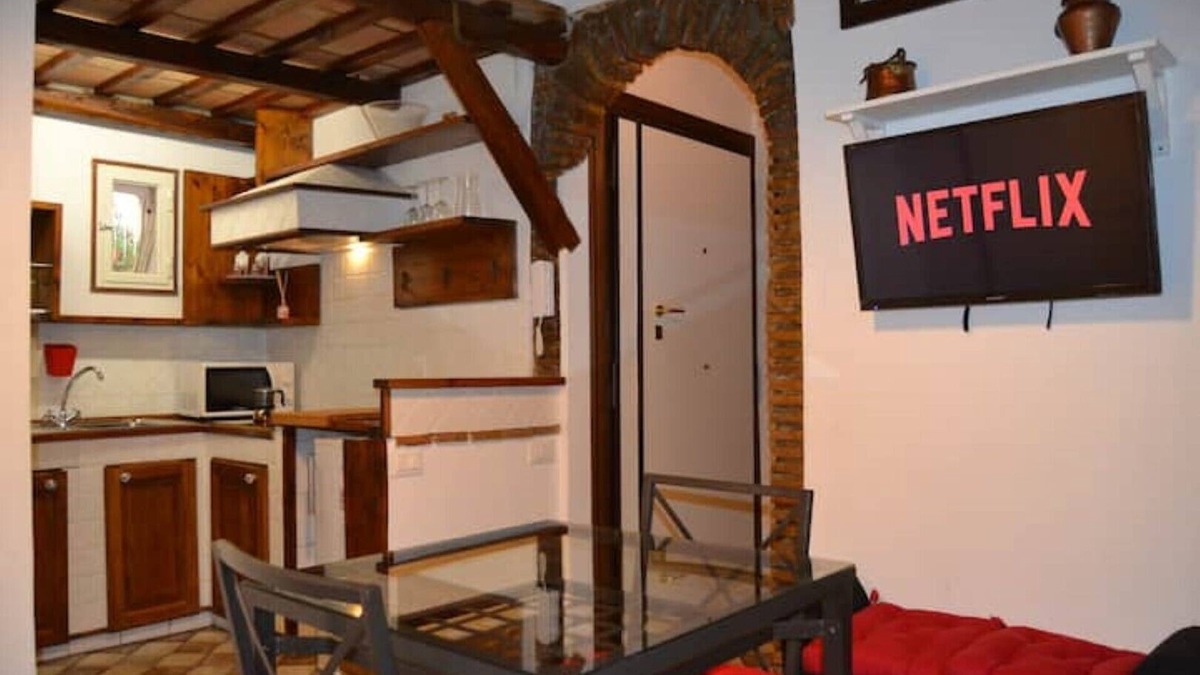 Rione V Ponte Apartment | 3 minutes on foot from Piazza Navona and Castel Sant'Angelo and the Vatican!