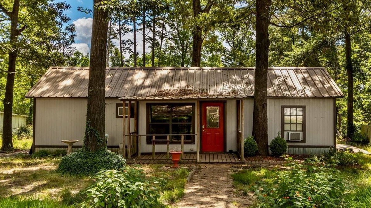 Ore City House | 3 pet-friendly cabins w/shared pool, firepit, lake access