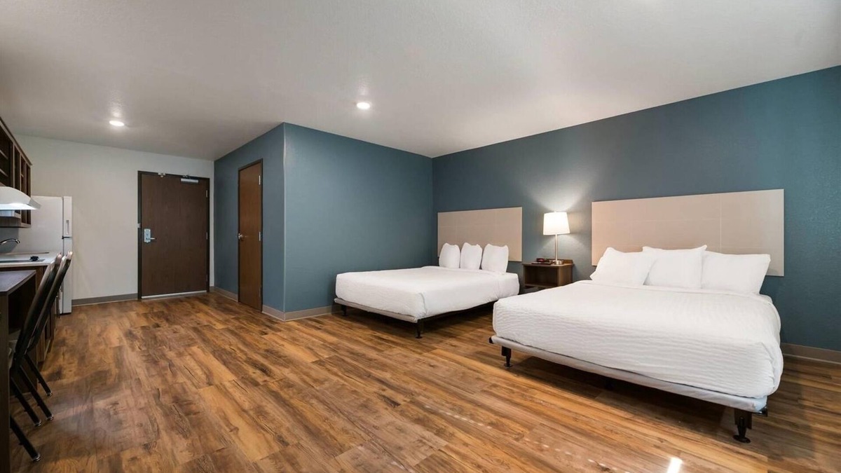Rockledge Hotel | 3 Pet-Friendly Rooms with Kitchen Near Rockledge Historic Parks & Trails