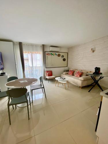 Le Suquet Apartment | 3 pièces- Vieux port- Terrasse - Parking Possible