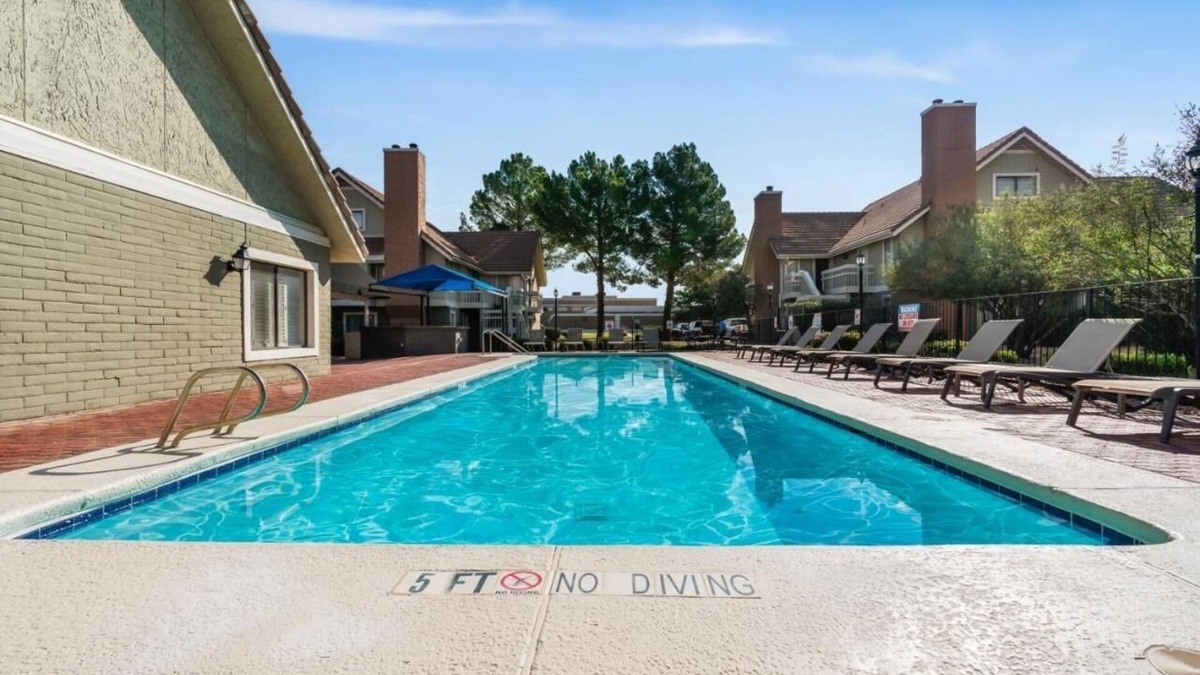 Biggs Field Hotel | 3 Relaxing Suites – Pet-Friendly, Kitchen Access & Pool