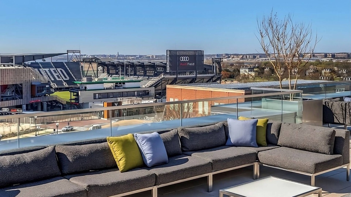 Buzzard Point Hotel | 3 Relaxing Units for Groups! Rooftop Lounge, Bar, Minutes to Nationals Park