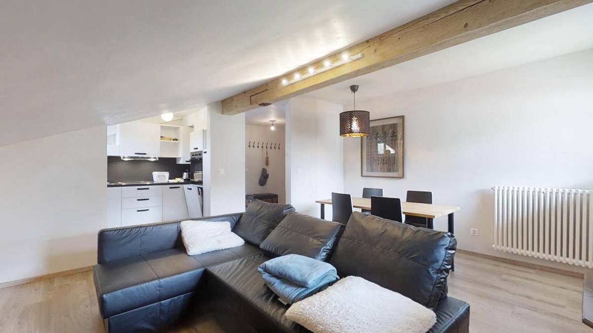 Surlej Apartment | 3-room apartment in the attic, furnished, living/dining room, sep.