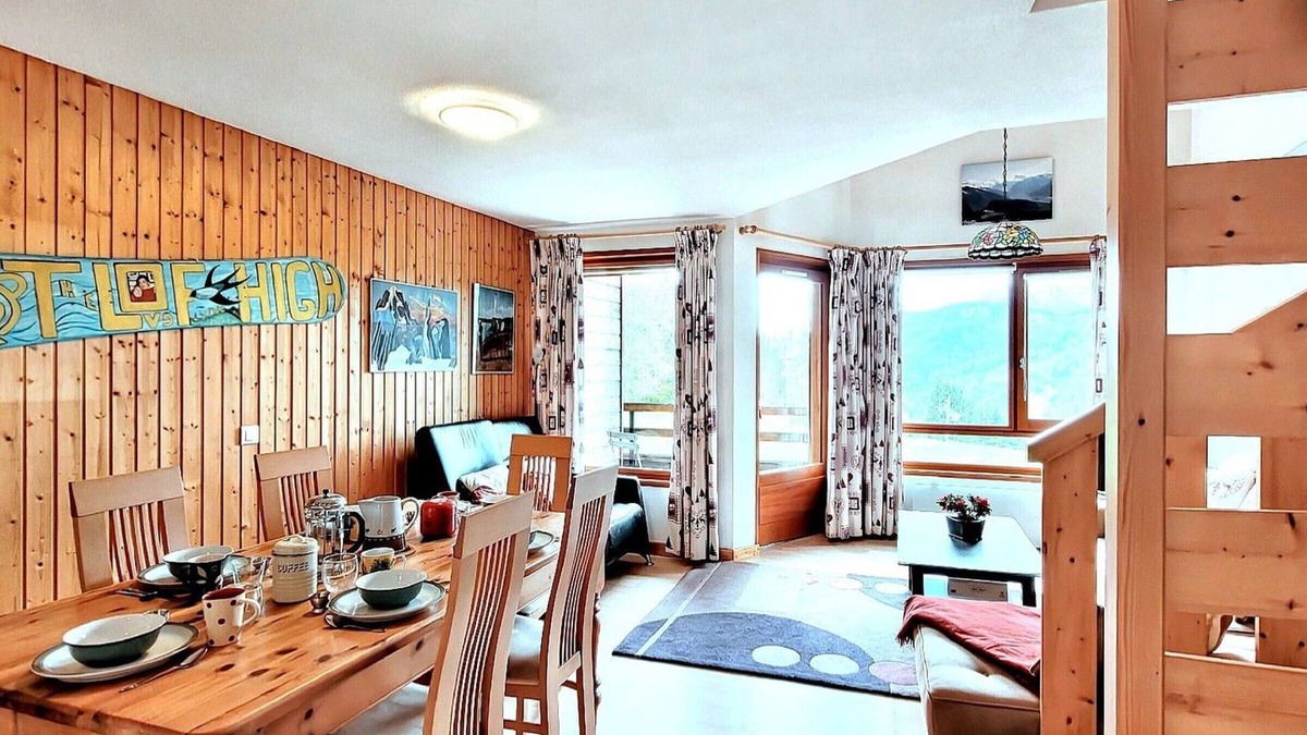 Les Gets Apartment | 3-room apartment at the slopes with parking and WiFi