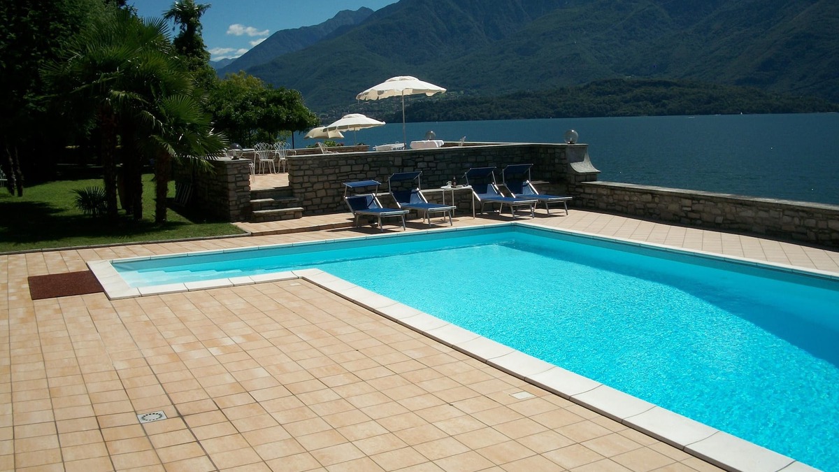 Domaso Apartment | 3-room apartment with pool, terrace, sunbathing area and lake access