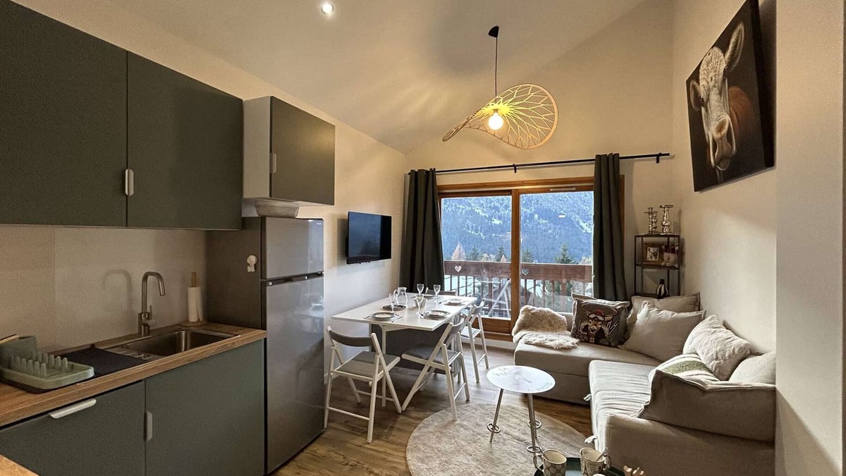 Meribel Apartment | 3-room Apartment with Mezzanine, 5 ppl, Méribel - Pets allowed, WiFi