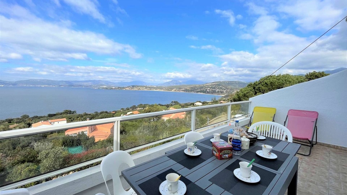 Isolella Apartment | 3-room apt with terrace and sea view, 500m from the beach