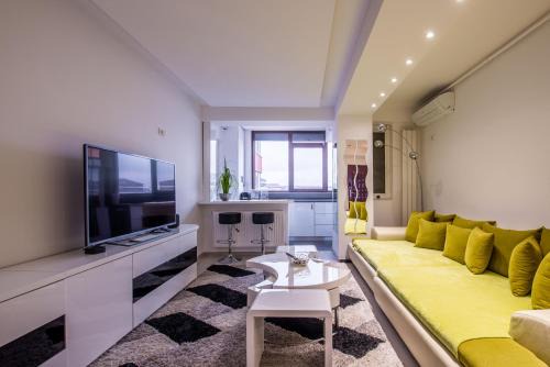 Chiajna Apartment | 3 Room Luxury Residence Militari M2+3