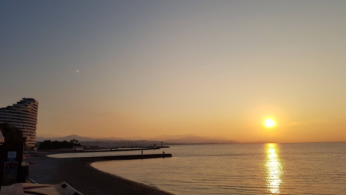 Villeneuve Loubet Beach Apartment | 3 rooms sea view not overlooked direct beach access to Marina