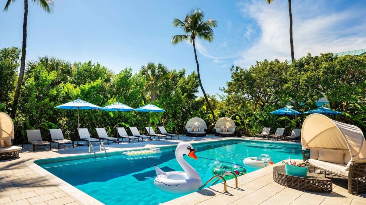 Islamorada Hotel | 3 Rooms w/Balcony, 3 Outdoor Pools, Free Parking & Pet Friendly