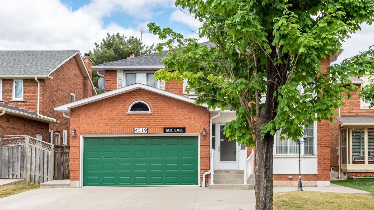 Central Erin Mills Apartment | 3 Star Basement Apartments in Mississauga
