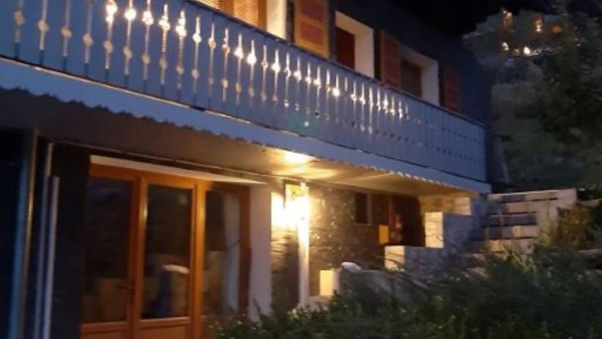 Chatel Ski Chalet | 3-star chalet at the foot of the Petit Chatel chairlift: sleeps 8