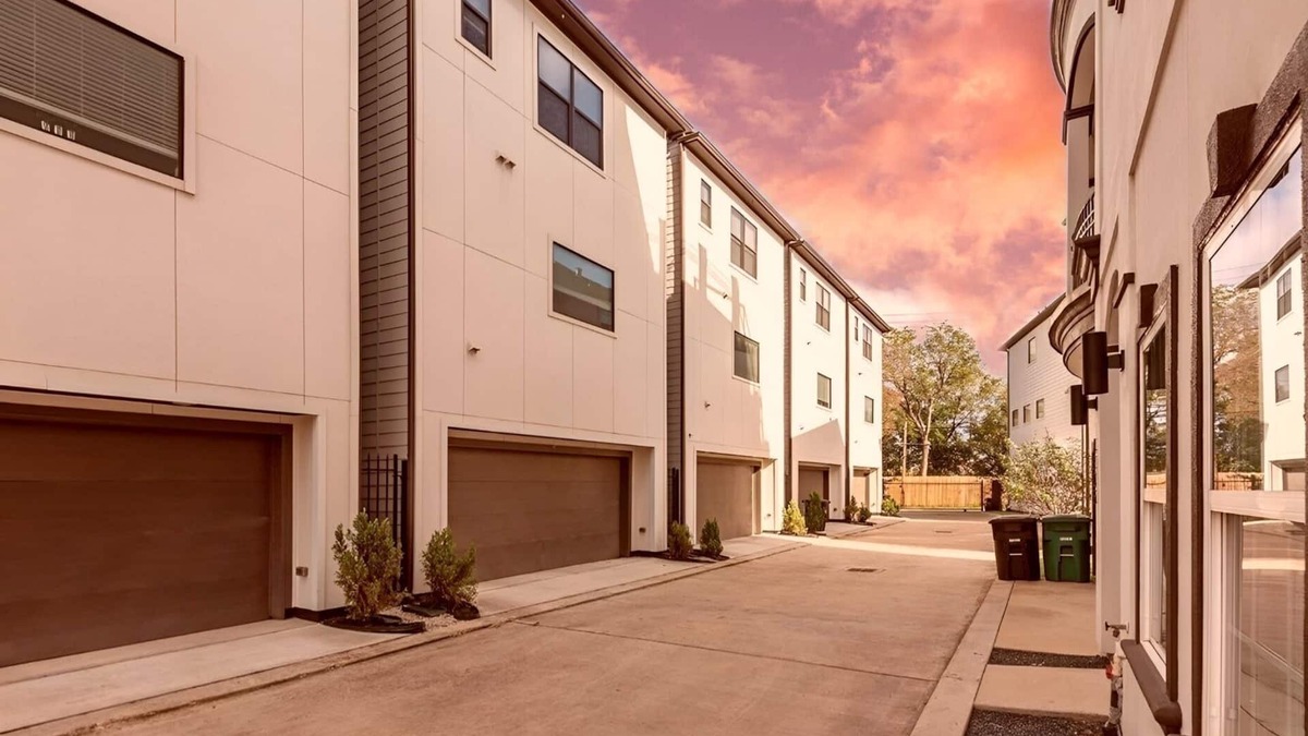 Downtown Houston House | 3-Story Downtown Houston Safe Haven