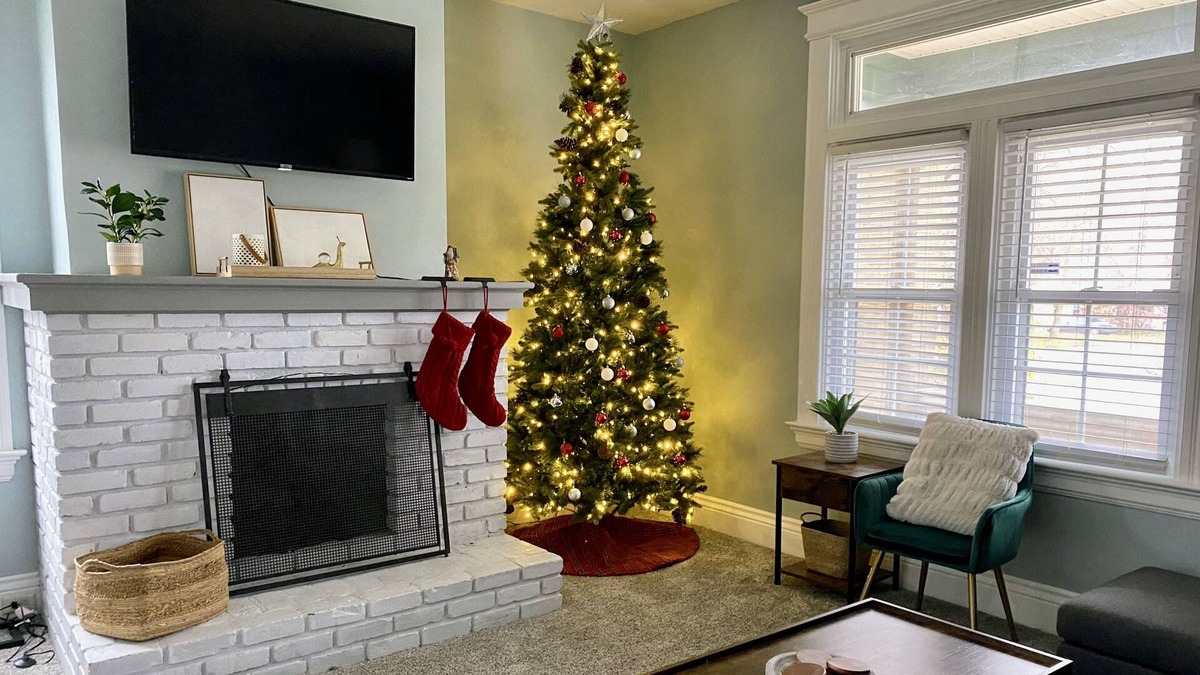 Westwood House | 3 Story House, Close to Perfect North, Pet-Friendly!