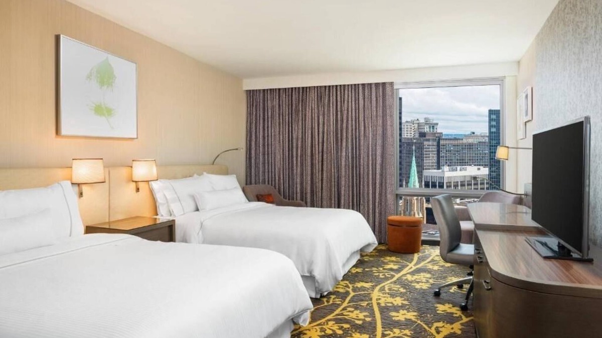 Downtown Cleveland Hotel | 3 Stylish Rooms w/City Views in DT Cleveland - Near RnR HoF