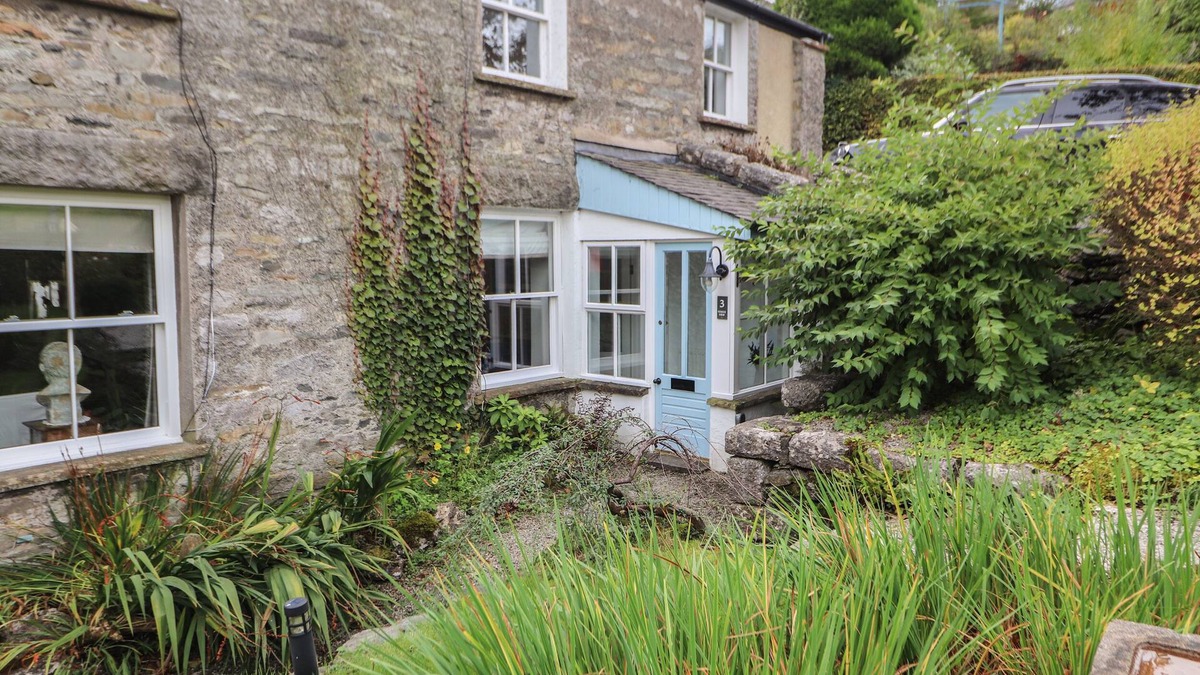 Lindale Cottage | 3 TOWER VIEW, pet friendly, with open fire in Grange-Over-Sands