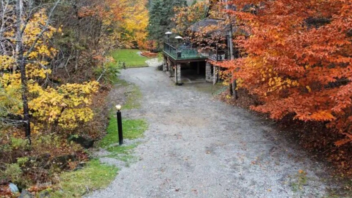 Dysart et al Cottage | 3 Waterfront Cottage with 2 Hot tubs on 2 acre