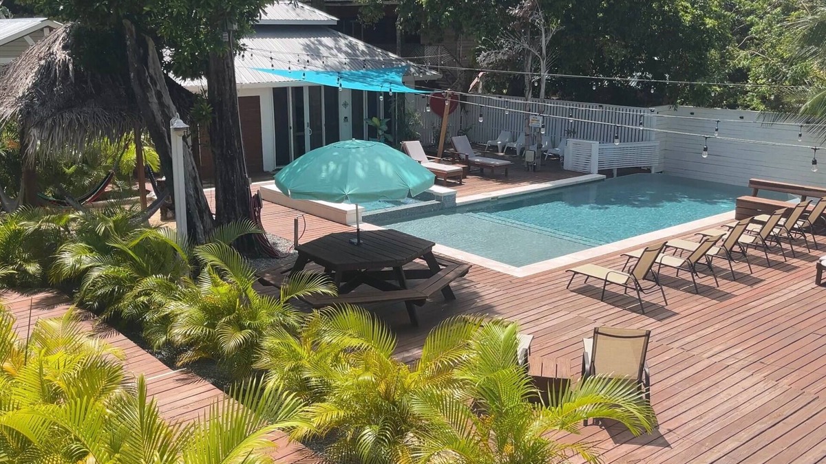 Antoneys Cay House | #3-West Bay 2 Bedroom Apt-2 min walk to the beach!
