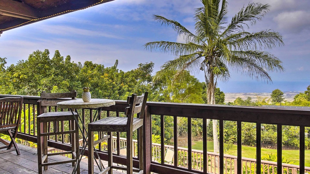 Kona Palisades House | 30-Day Stay at Kailua-Kona House w/Hot Tub!