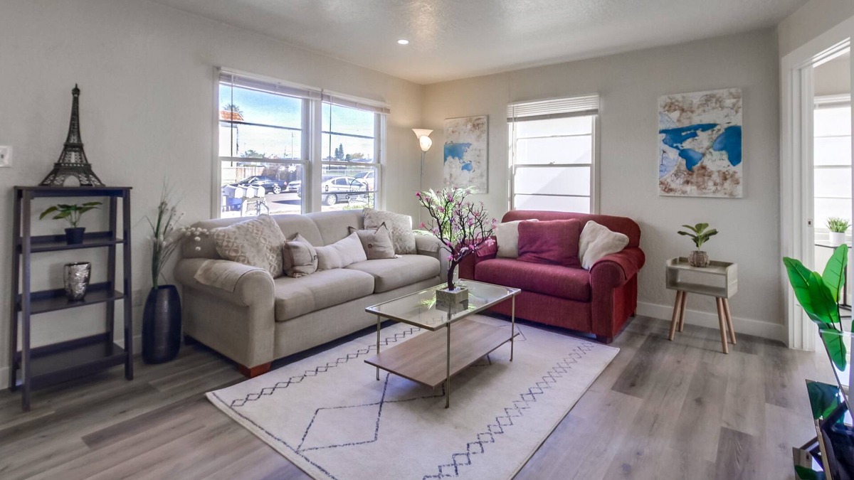 Otay House | (30 days minimum) Lovely 3-Bedroom Home with 3 Queen Beds + Free Wi-Fi + Parking