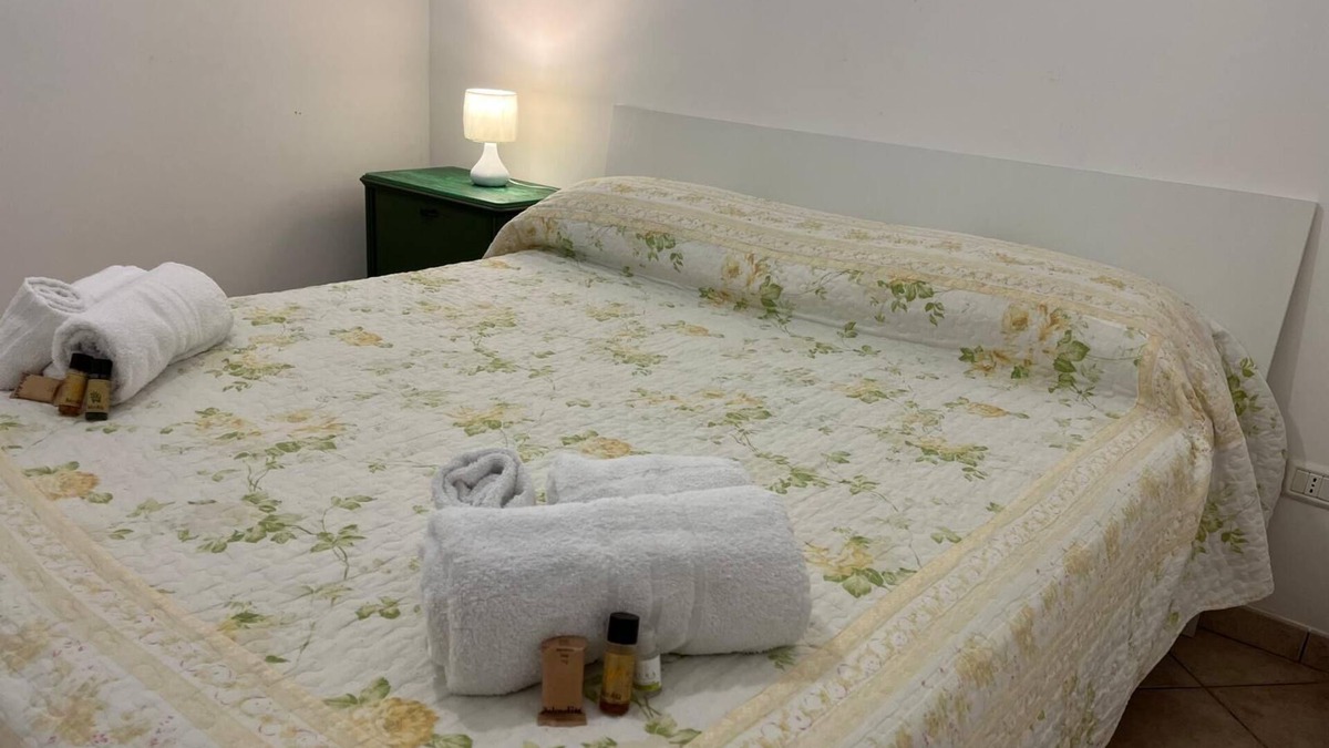 Tre Fontane House | [30 meters from the sea ] AC | BBQ | Outdoor area