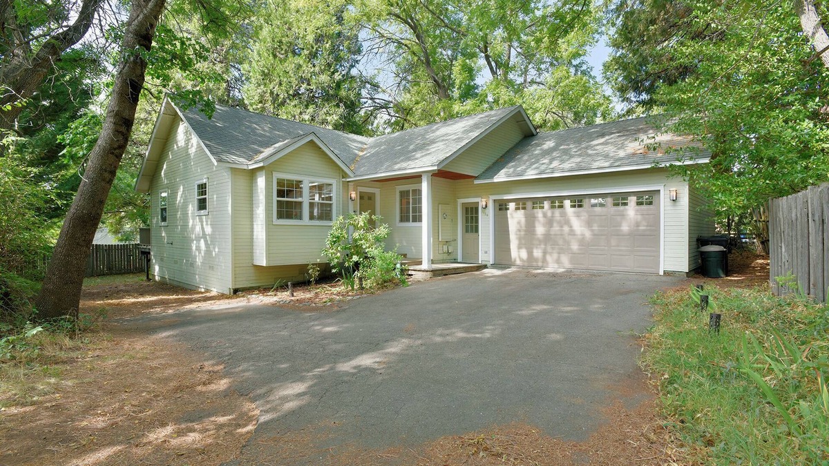 Mount Shasta House | 30 Night Minimum, Oak Street Retreat.
