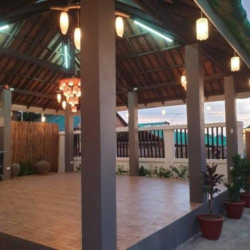 Nasugbu Villa | 30 persons Beachfront, Aircon rooms and pool access