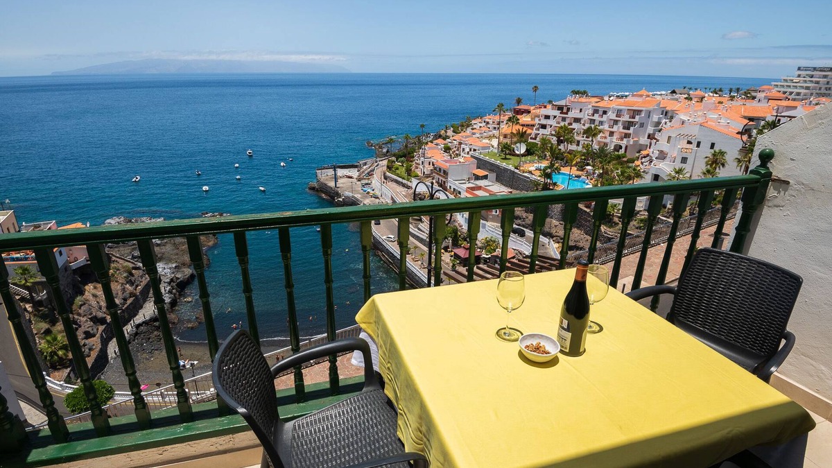 Santiago del Teide Apartment | 300 - Apartamento con Vistas al mar