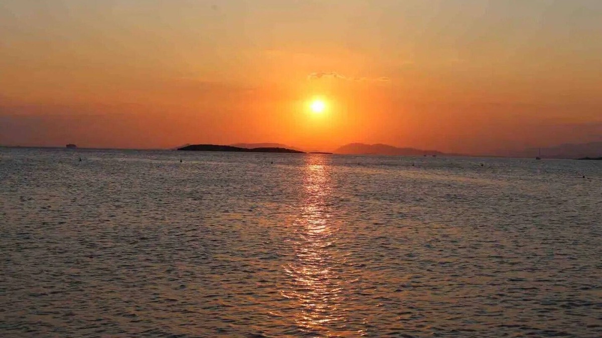 Vouliagmeni Apartment | 300 meters from the healing lake of Vouliagmenin300m vor dem Heilenden See