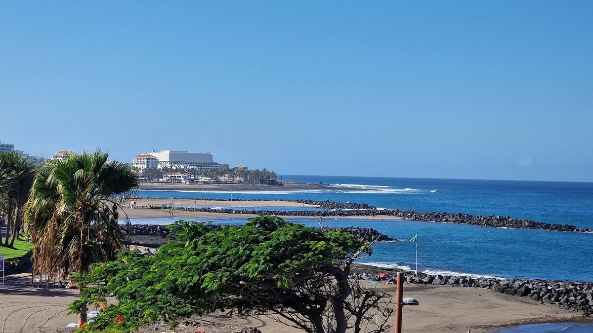 San Eugenio Apartment | 301, 2 bedrooms,close Playa las Americas&free wifi