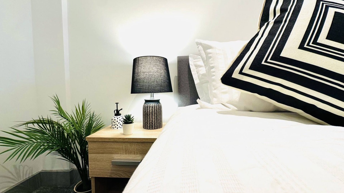 Wakefield Apartment | 301 Grosvenor House City Centre