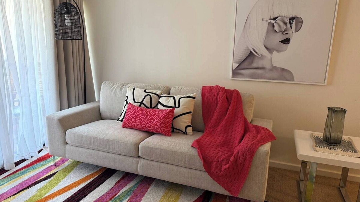 Perth Central Business District Apartment | 302 Wonderful Waldorf - big apartment - pool - tennis - central