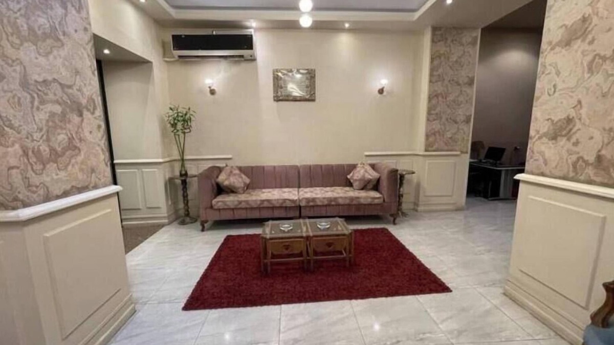 Muharam Bik Apartment | 309 Golden Hoster Downtown